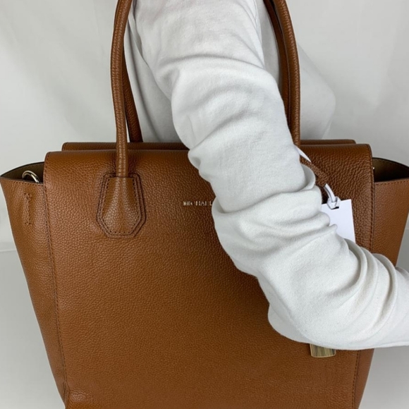 Michael Kors purse - Picture 9 of 15